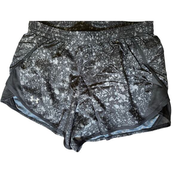 NWT Under Armor M Women’s “Fly-By” printed fitness shorts attached undergarment - Picture 13 of 13
